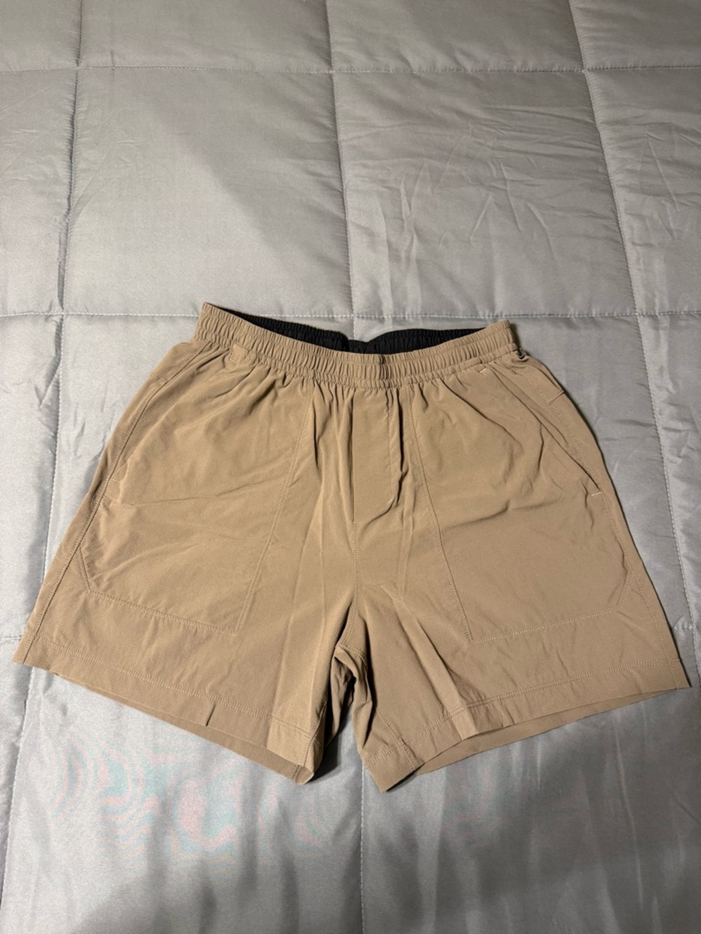 lululemon Bowline Men's Tan/ Army Green Lightweight Training Shorts